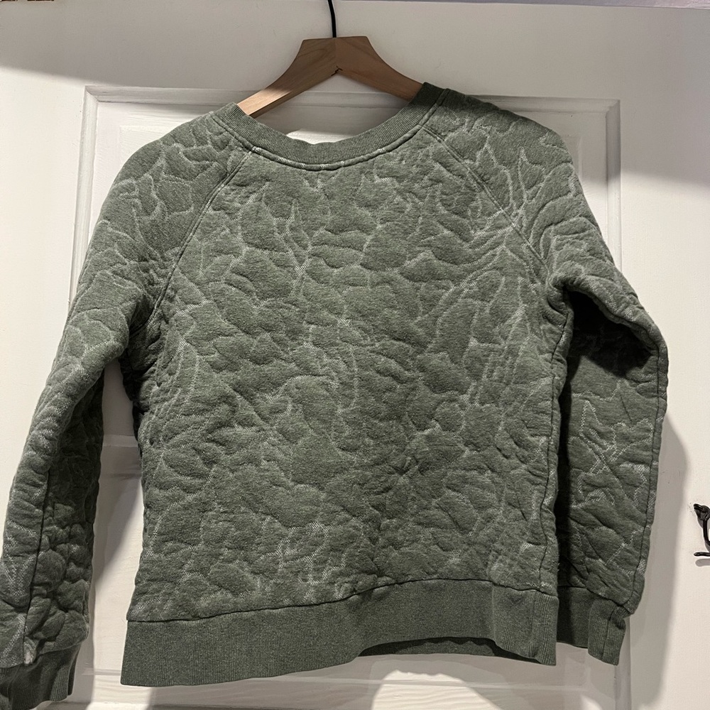 Women’s cozy Prana sweatshirt